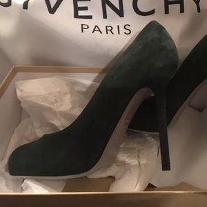 Sergio Rossi green suede pump NWB
